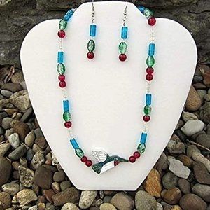 Hummingbird necklace & earrings/wooden hummingbird/glass beads handmade